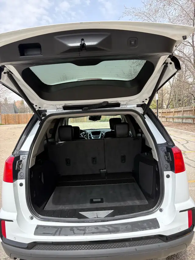2017 GMC Terrain SLT AWD leather sunroof safetied - Photo 10