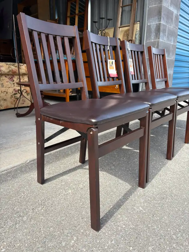 Stakmore Folding Chairs - Photo 3