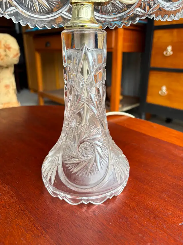 Vintage Cut Crystal Mushroom Table Lamp - Photo 5