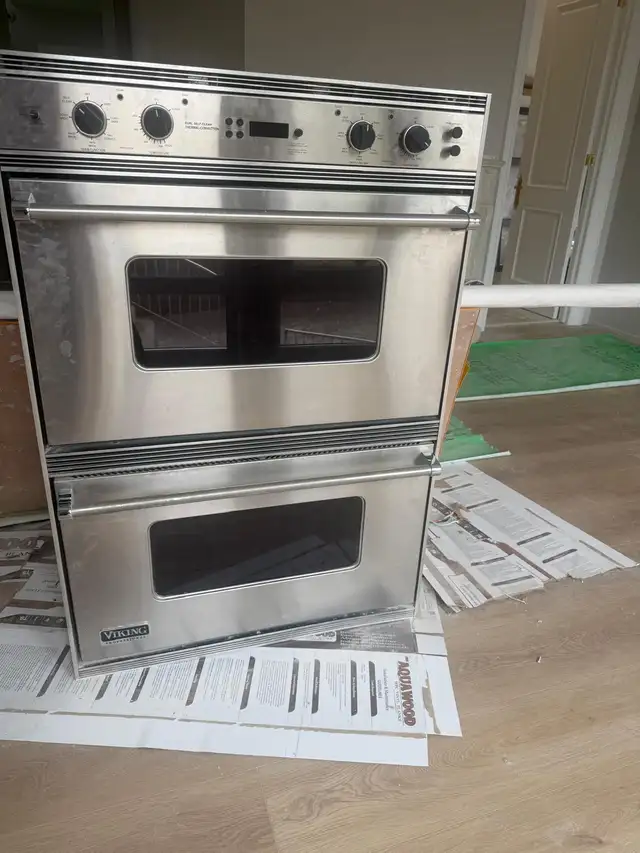 Offer used double oven unit in great condition.