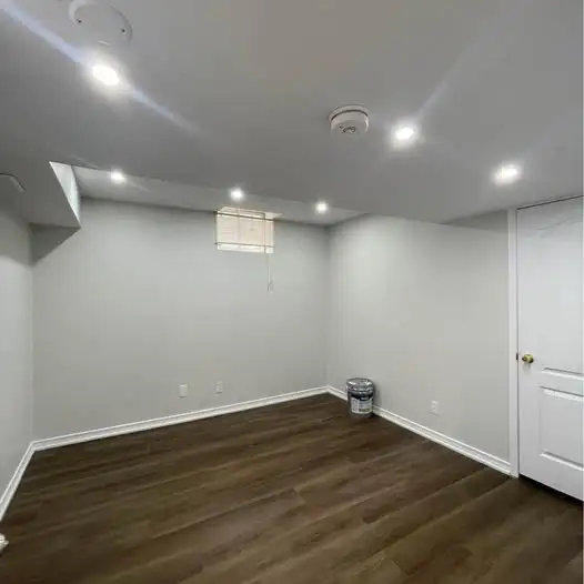 Legal 3 bedroom basement - Photo 2