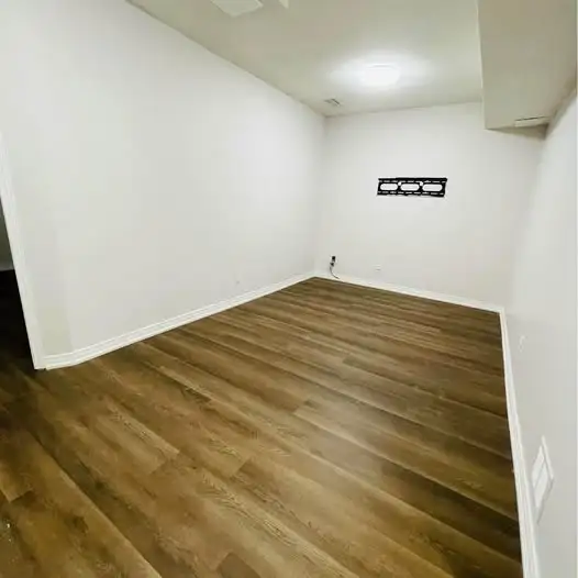 Legal 3 bedroom basement - Photo 3
