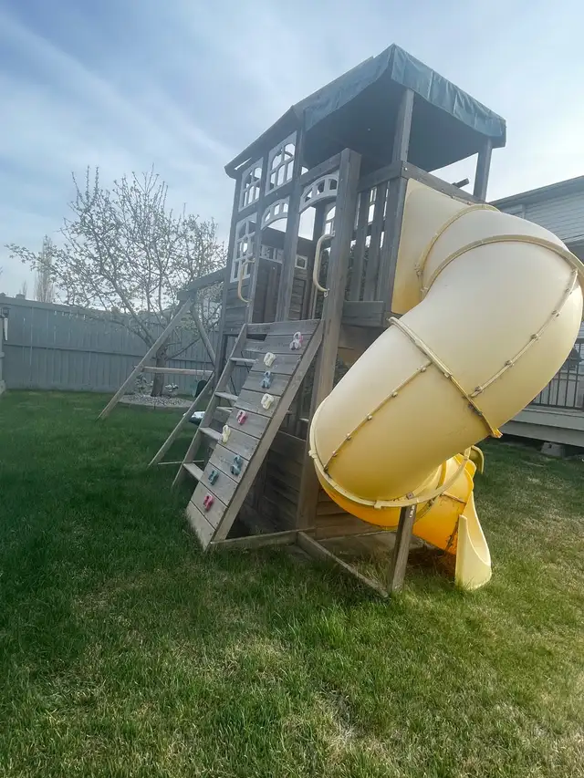 Play structure - Photo 3