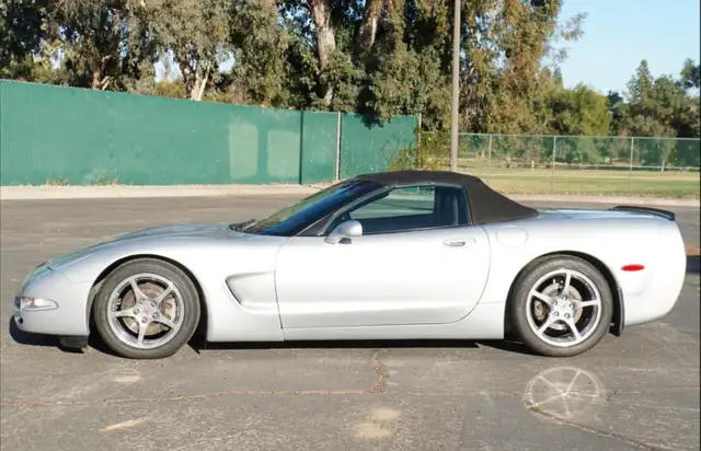 1999 Chevy Corvette - Photo 4
