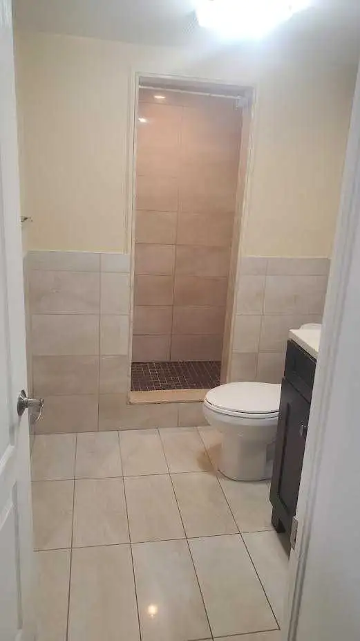 Gorgeous 1 bedroom basement apt - Photo 6
