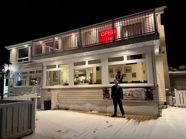 Looking for Work – General Labour & Restaurant Experience - Photo 7
