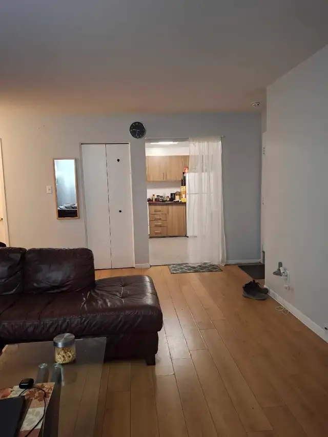 PRIVATE ROOM AVAILABLE - Photo 3