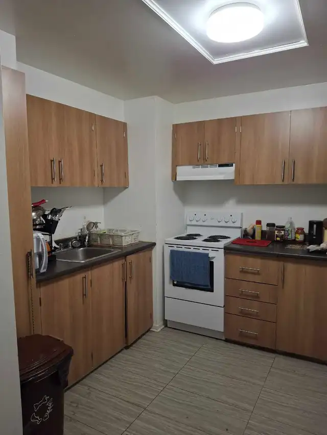 PRIVATE ROOM AVAILABLE - Photo 4