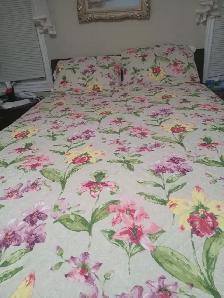 QUEEN SIZE QUILT- SUMMER COLOURS- COTTON