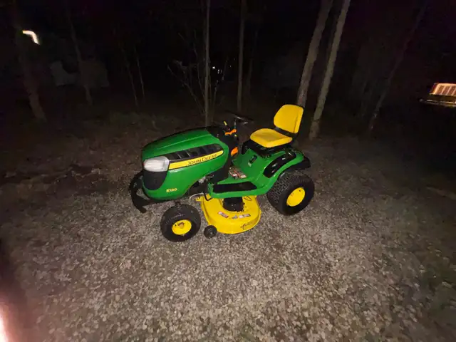 tracteur à pelouse John Deere