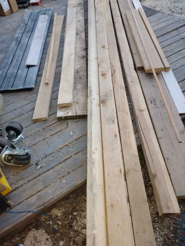 Miscellaneous wood in good shape - Photo 4