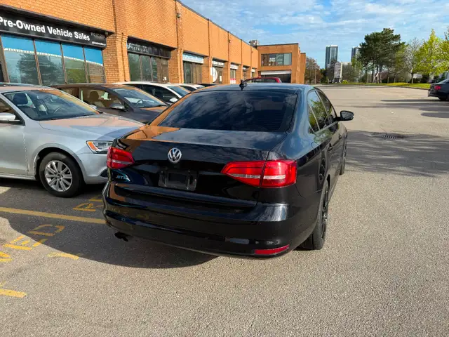 2015 VW Jetta Automatic137000KM - Photo 3