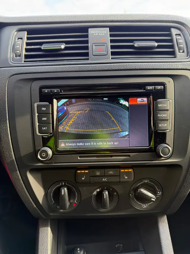 2015 VW Jetta Automatic137000KM - Photo 7