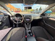 2015 VW Jetta Automatic137000KM - Photo 9