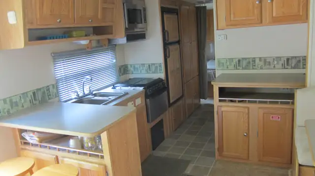 Trail-lite 30 foot Travel Trailer - Photo 4