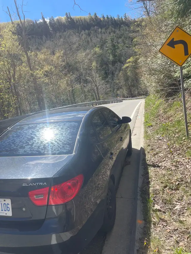Hyundai ELANTRA - Photo 2