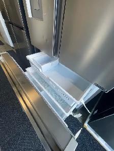 NEW 36" Hisense Water & Ice Counter Depth French Door Fridge - Photo 6