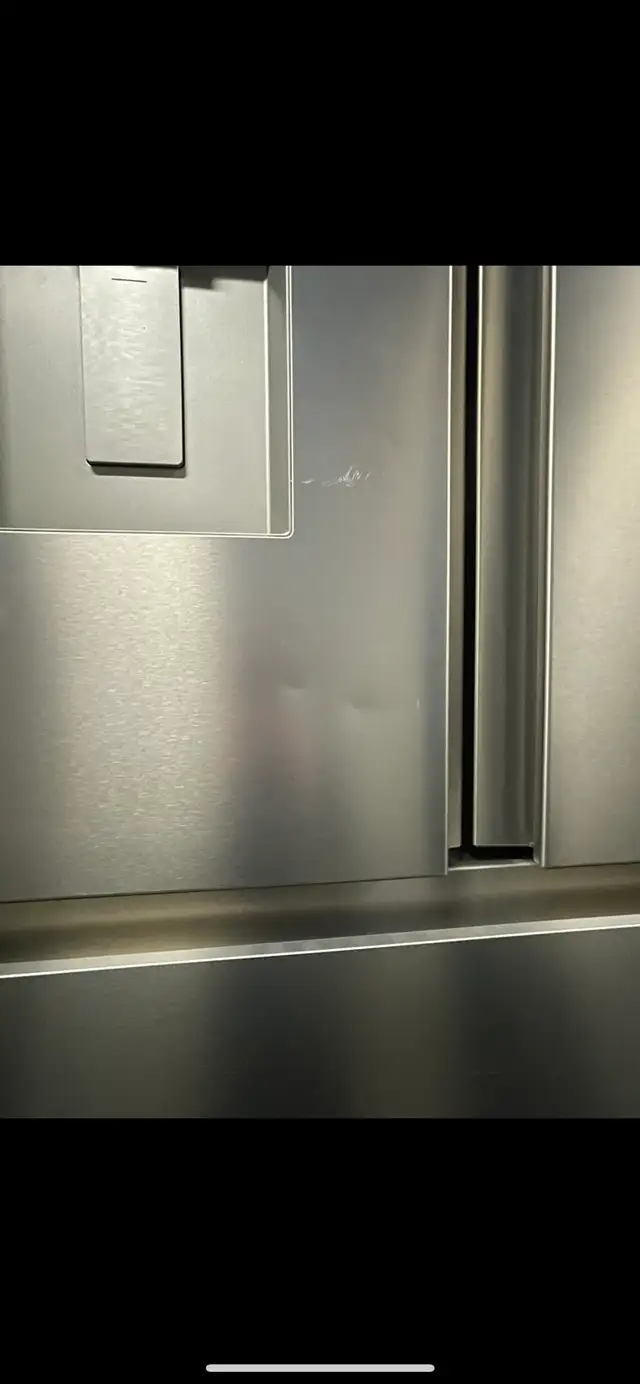 NEW 36" Hisense Water & Ice Counter Depth French Door Fridge - Photo 10