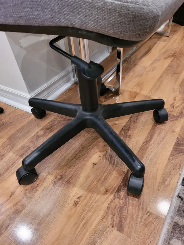 Grey Office Chair - Photo 3