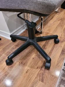 Grey Office Chair - Photo 3