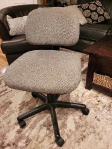 Grey Office Chair - Photo 4