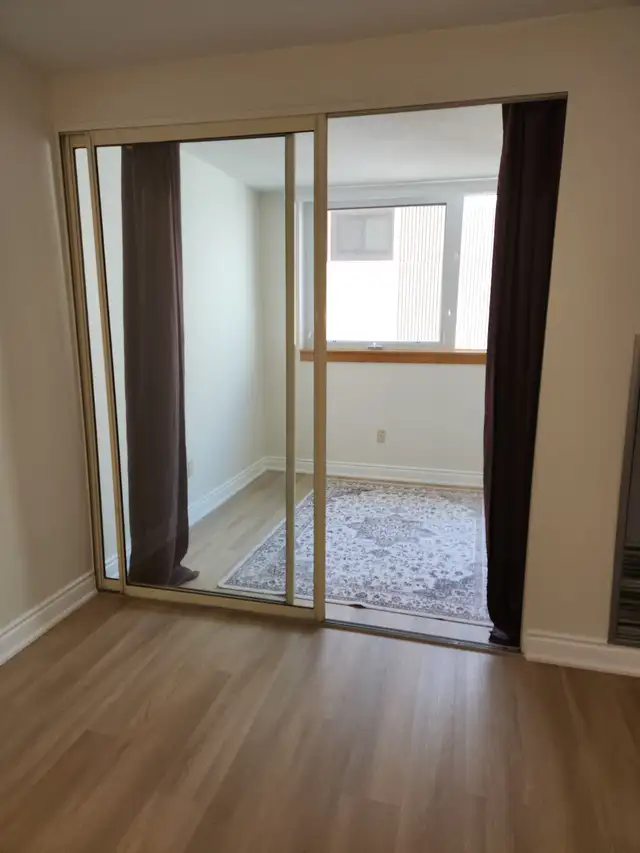For Rent, 1bdrm Sol., downtown Toronto, Bay St & Irwin Ave. - Photo 8