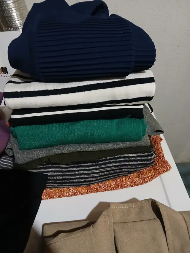 Women's Size Small/Med clothes - Photo 3