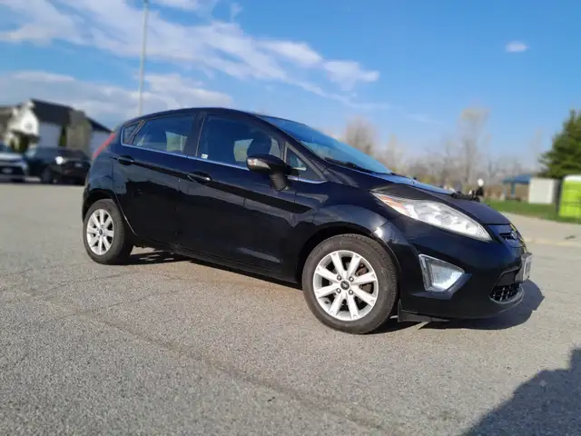2012 Ford Fiesta SES - Photo 2