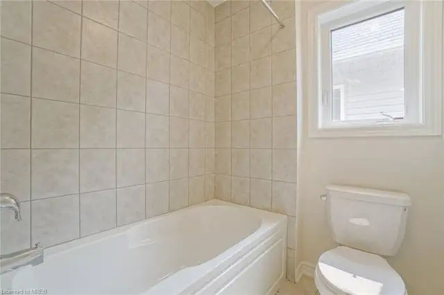 Room for rent - Photo 3