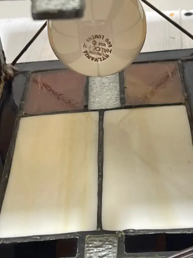 Stained Glass Lamp - Photo 3