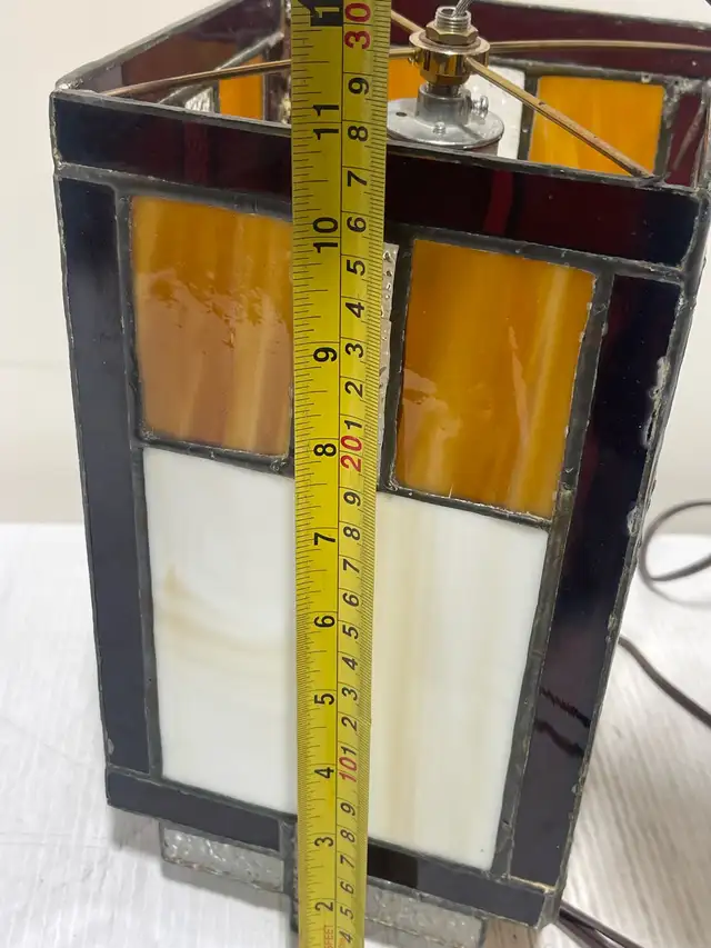 Stained Glass Lamp - Photo 4