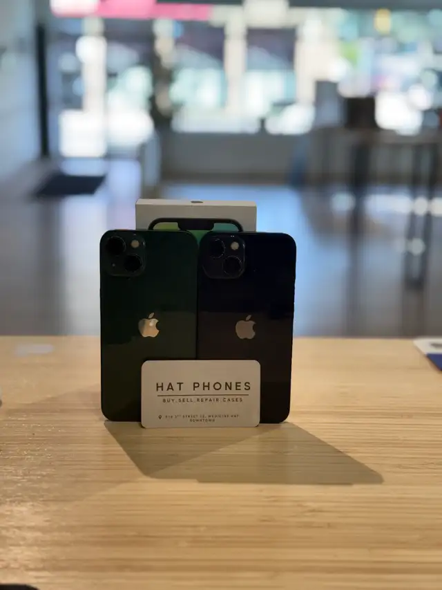 iPhone 13 128GB -  HAT PHONES