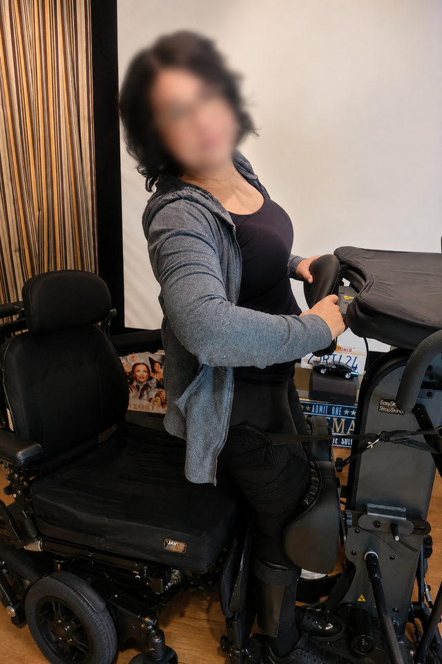 EasyStand Manual Standing Frame Mobility – Excellent Condition - Photo 7
