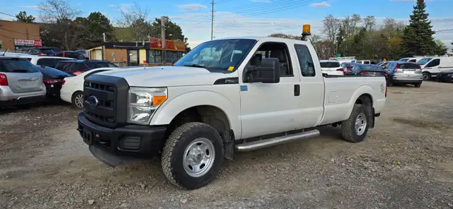 2013 Ford F 250 - 4x4- 4 Doors - Tow Package! - Photo 3