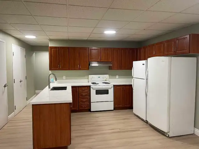 Downtown Bedrooms for Rent at 700