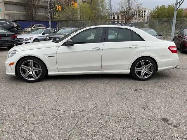 2010 Mercedes-Benz E-Class E63 AMG Sedan - LTHR! NAV! BACK-UP CA - Photo 4