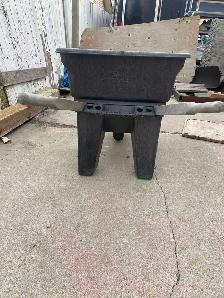 Rubbermaid wheelbarrow