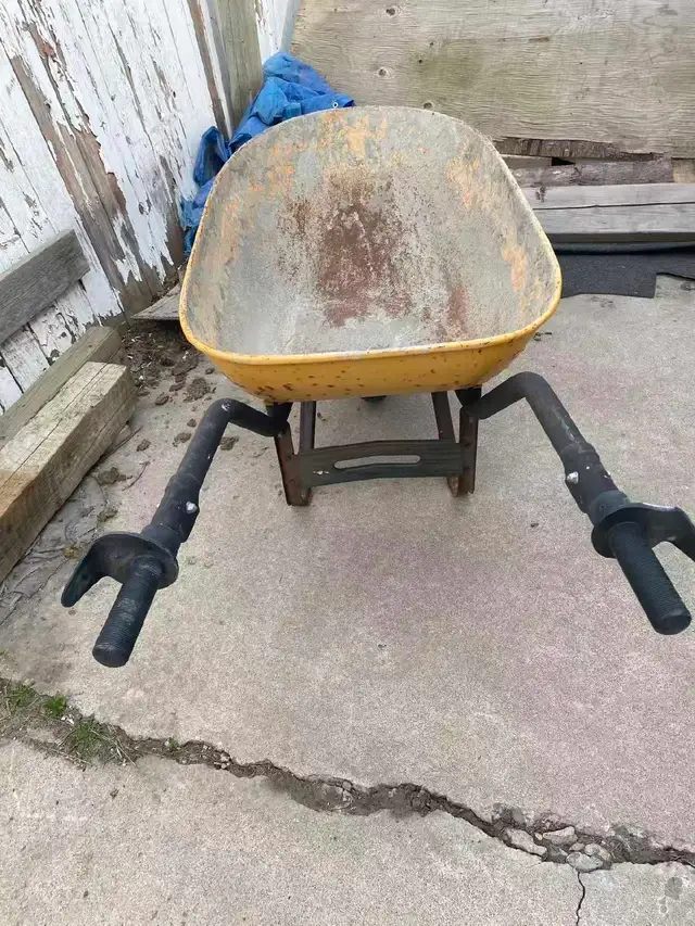 steel wheelbarrow - Photo 3