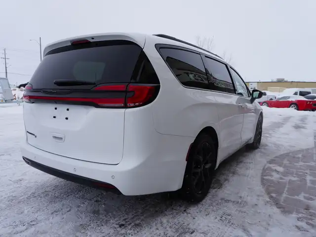2024 Chrysler Pacifica TOURING-L \'S\' FWD, 7 PASSENGER, LOADED - Photo 5