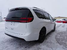 2024 Chrysler Pacifica TOURING-L \'S\' FWD, 7 PASSENGER, LOADED - Photo 5