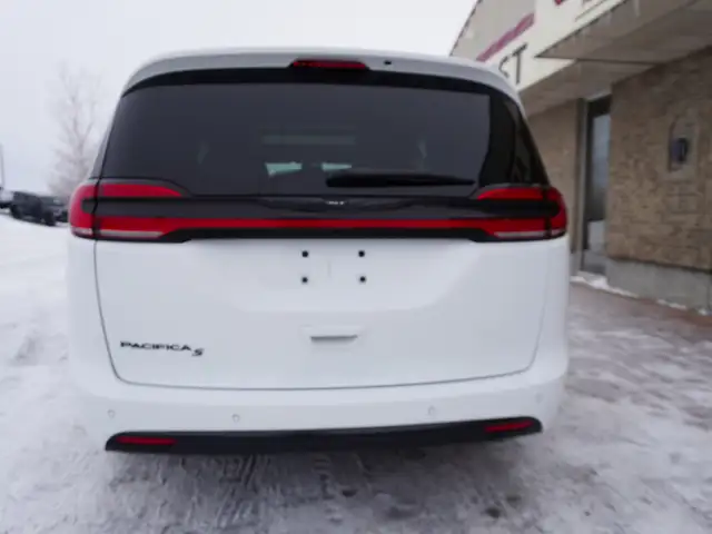 2024 Chrysler Pacifica TOURING-L \'S\' FWD, 7 PASSENGER, LOADED - Photo 6