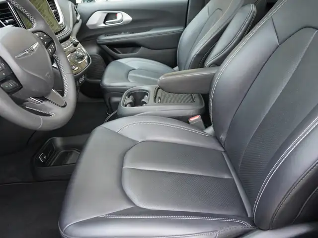 2024 Chrysler Pacifica TOURING-L \'S\' FWD, 7 PASSENGER, LOADED - Photo 22