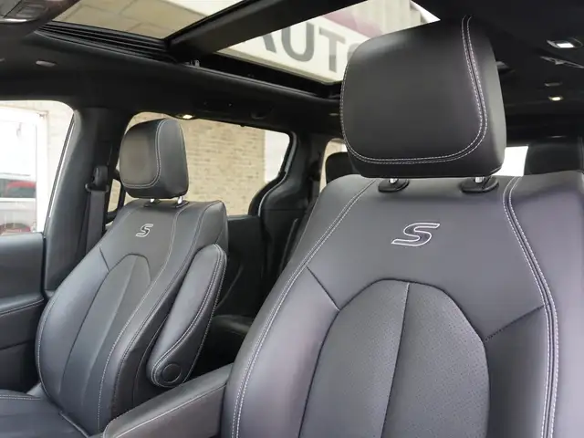 2024 Chrysler Pacifica TOURING-L \'S\' FWD, 7 PASSENGER, LOADED - Photo 23