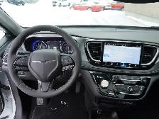 2024 Chrysler Pacifica TOURING-L \'S\' FWD, 7 PASSENGER, LOADED - Photo 31