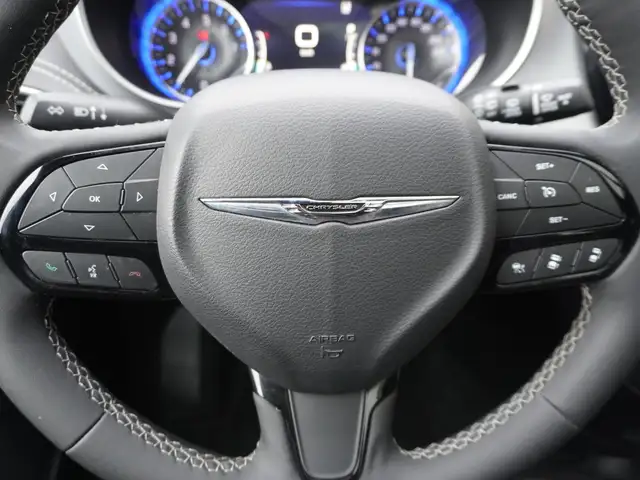2024 Chrysler Pacifica TOURING-L \'S\' FWD, 7 PASSENGER, LOADED - Photo 32
