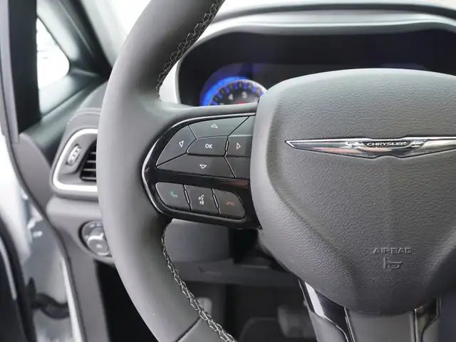 2024 Chrysler Pacifica TOURING-L \'S\' FWD, 7 PASSENGER, LOADED - Photo 33