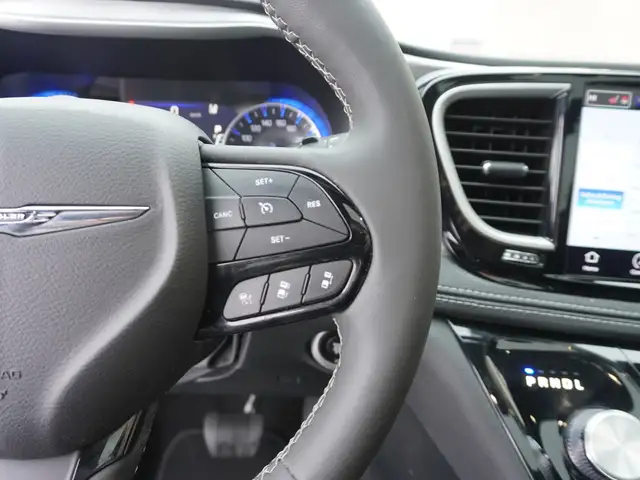 2024 Chrysler Pacifica TOURING-L \'S\' FWD, 7 PASSENGER, LOADED - Photo 34