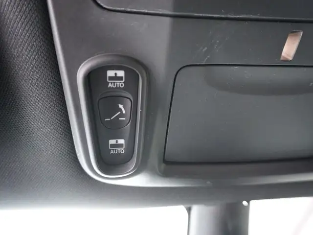 2024 Chrysler Pacifica TOURING-L \'S\' FWD, 7 PASSENGER, LOADED - Photo 38