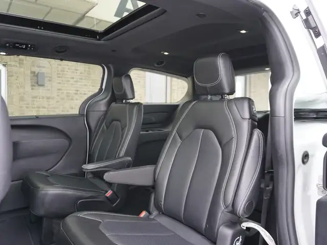 2024 Chrysler Pacifica TOURING-L \'S\' FWD, 7 PASSENGER, LOADED - Photo 43