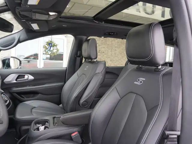 2024 Chrysler Pacifica TOURING-L \'S\' FWD, 7 PASSENGER, LOADED - Photo 44